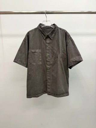 灰色