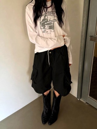 黑色