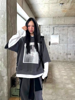 灰色