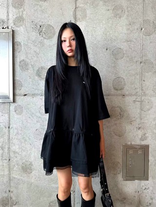 黑色