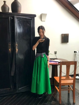 黑色
