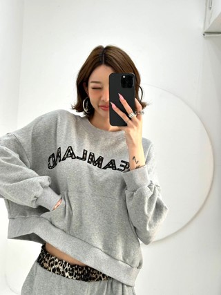 灰色