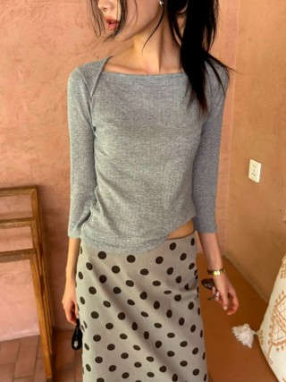 灰色