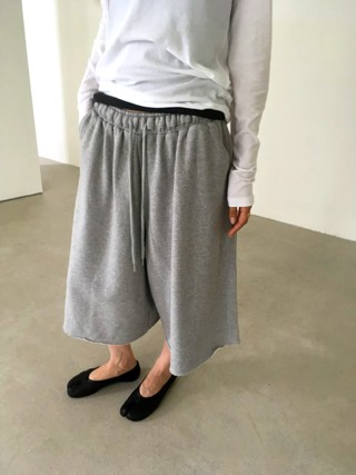灰色
