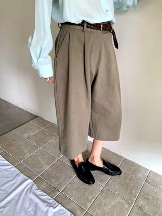 卡其色