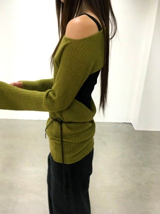 军绿色