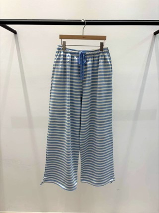 灰色