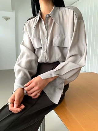 灰色