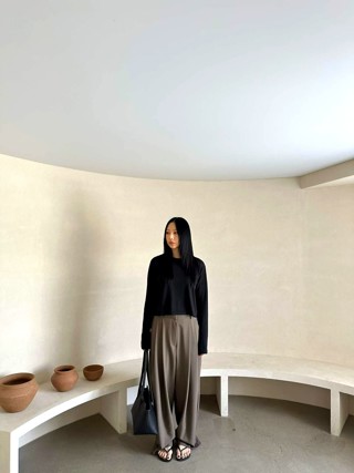 黑色