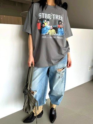 灰色