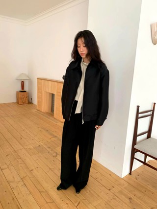 黑色
