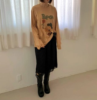 黑色