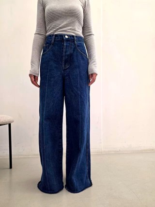 深蓝色