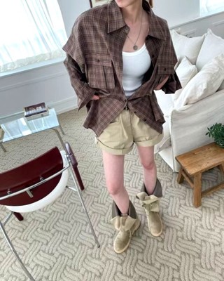 深蓝色