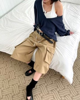 深蓝色
