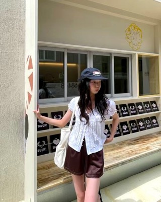 白色