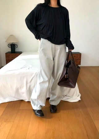 灰色