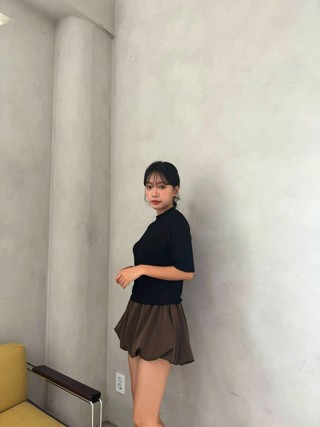 黑色