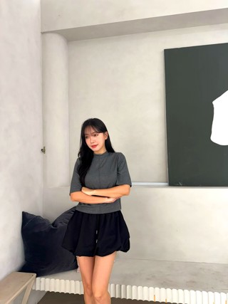 黑色