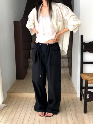 黑色