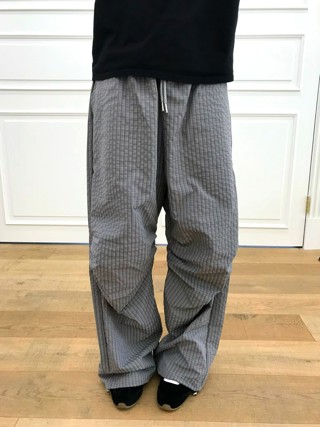 灰色