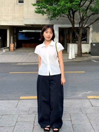 黑色