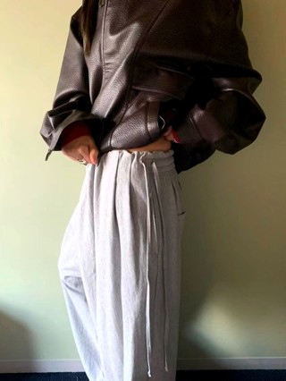 灰色