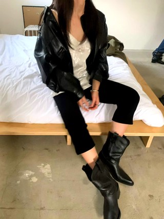 黑色