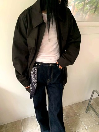 黑色