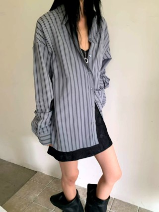 灰色