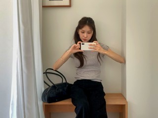 灰色