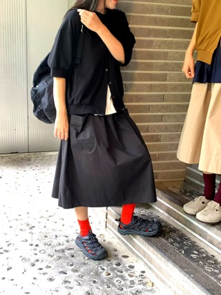 黑色