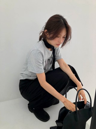 灰色