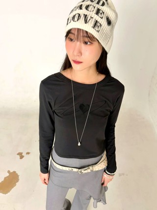 黑色