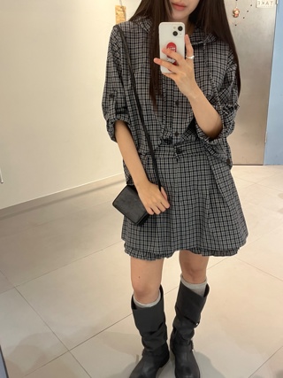 黑色