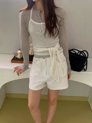 灰色