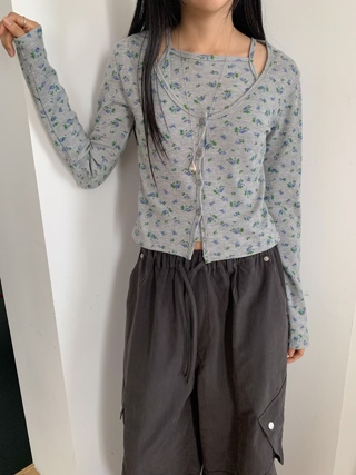 灰色