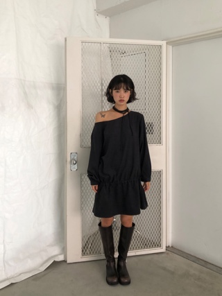 深灰