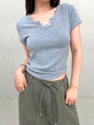 灰色