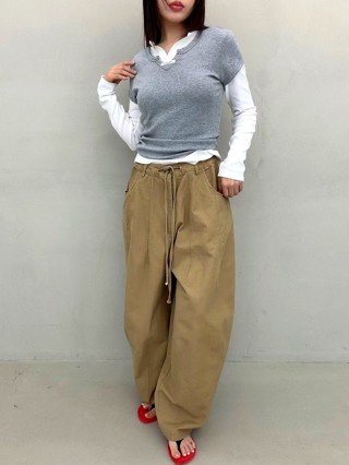 卡其色