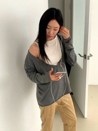 灰色