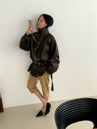 深棕色