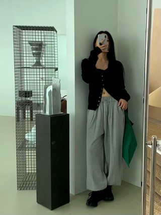 灰色