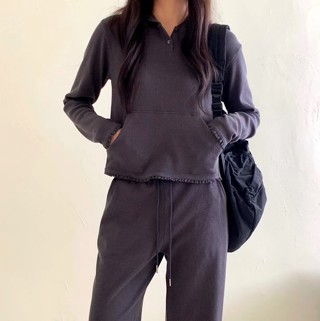 深灰