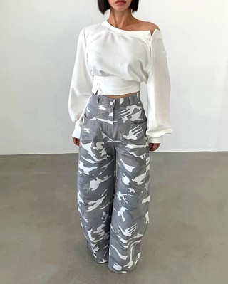 灰色