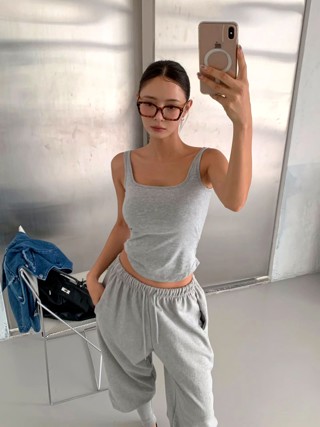 灰色