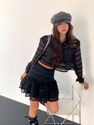 黑色