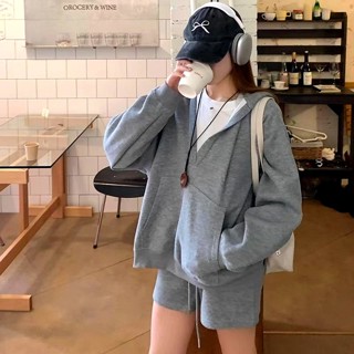 灰色