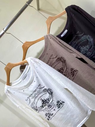 白色