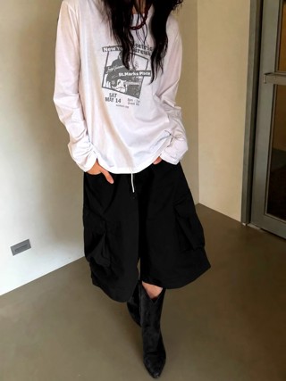黑色